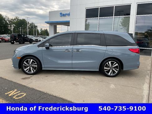 Used 2024 Honda Odyssey Touring image 3