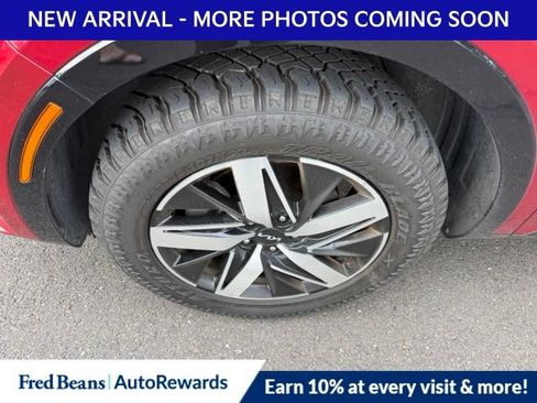 Used 2023 Kia Sorento S FWD image 4