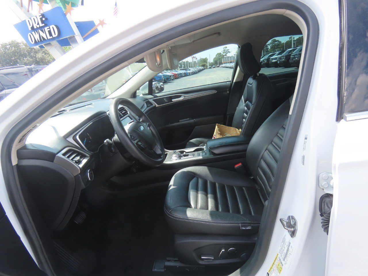 Used 2020 Ford Fusion SE FWD image 24