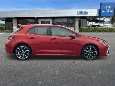 Used 2019 Toyota Corolla XSE image 8