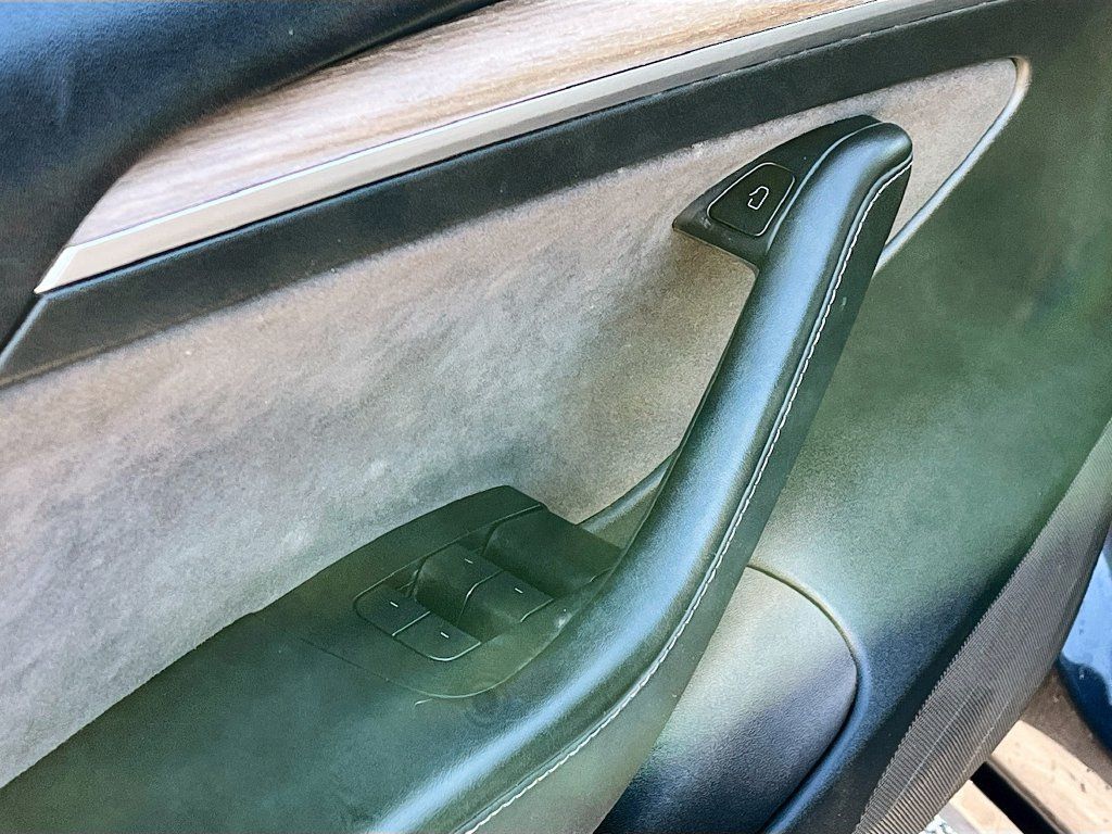 Used 2023 Tesla Model 3 Standard Range RWD image 17