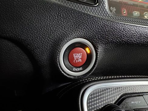 Used 2015 Dodge Challenger SRT Hellcat RWD image 28