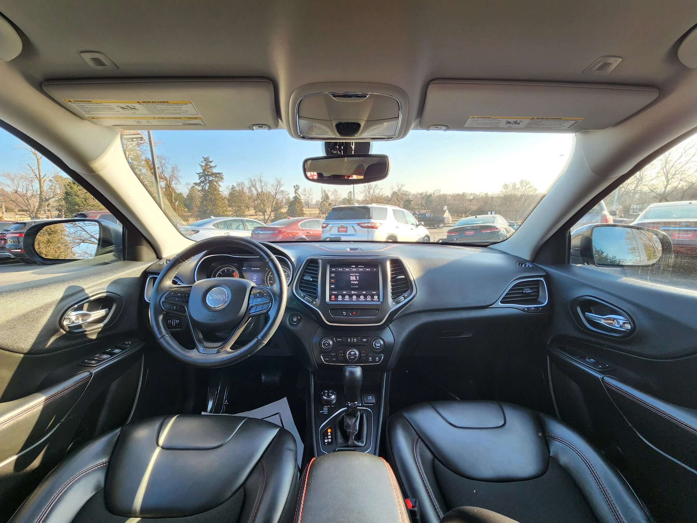 Used 2019 Jeep Cherokee Trailhawk w/ Cold Weather Group AWD/4WD image 9