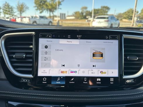 New 2026 Chrysler Pacifica Select image 63