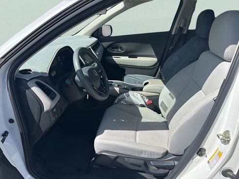 Used 2019 Honda HR-V LX image 29