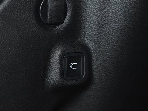 New 2026 Jeep Compass Limited image 30