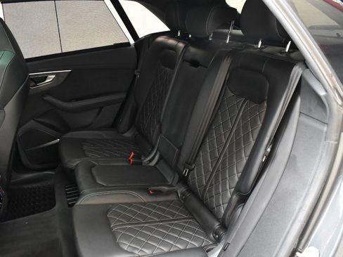 Used 2021 Audi SQ8 Prestige image 21