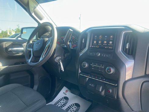 Used 2022 Chevrolet Silverado 1500 Custom Trail Boss w/ Safety Confidence Package AWD/4WD image 7