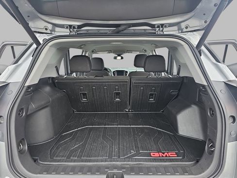 Certified 2023 GMC Terrain SLE w/ Driver Convenience Package image 15