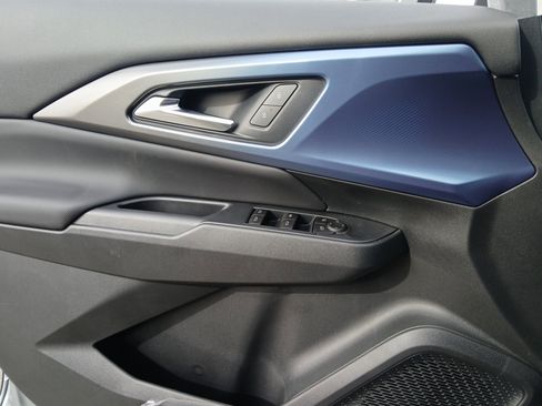 New 2026 Chevrolet Equinox EV LT image 17