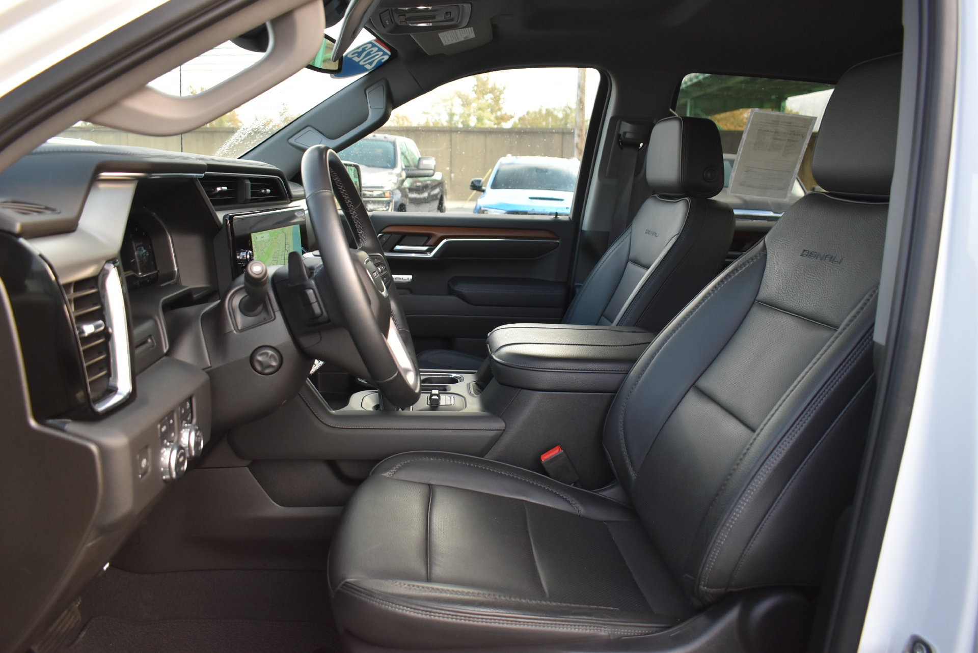 Used 2023 GMC Sierra 1500 Denali AWD/4WD image 17