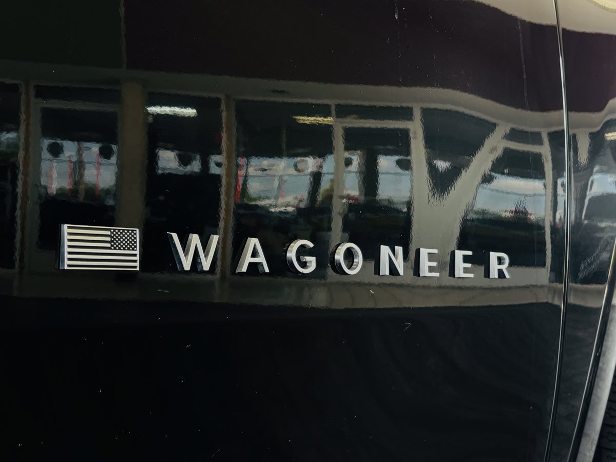 Used 2025 Jeep Wagoneer Series II AWD/4WD image 5
