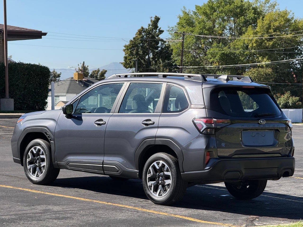 Used 2025 Subaru Forester AWD/4WD image 3