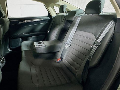 Used 2020 Ford Fusion SE image 20