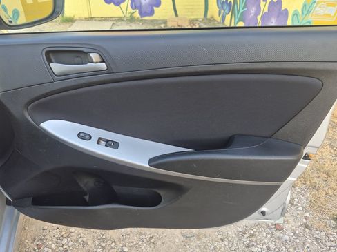 Used 2017 Hyundai Accent SE FWD image 20