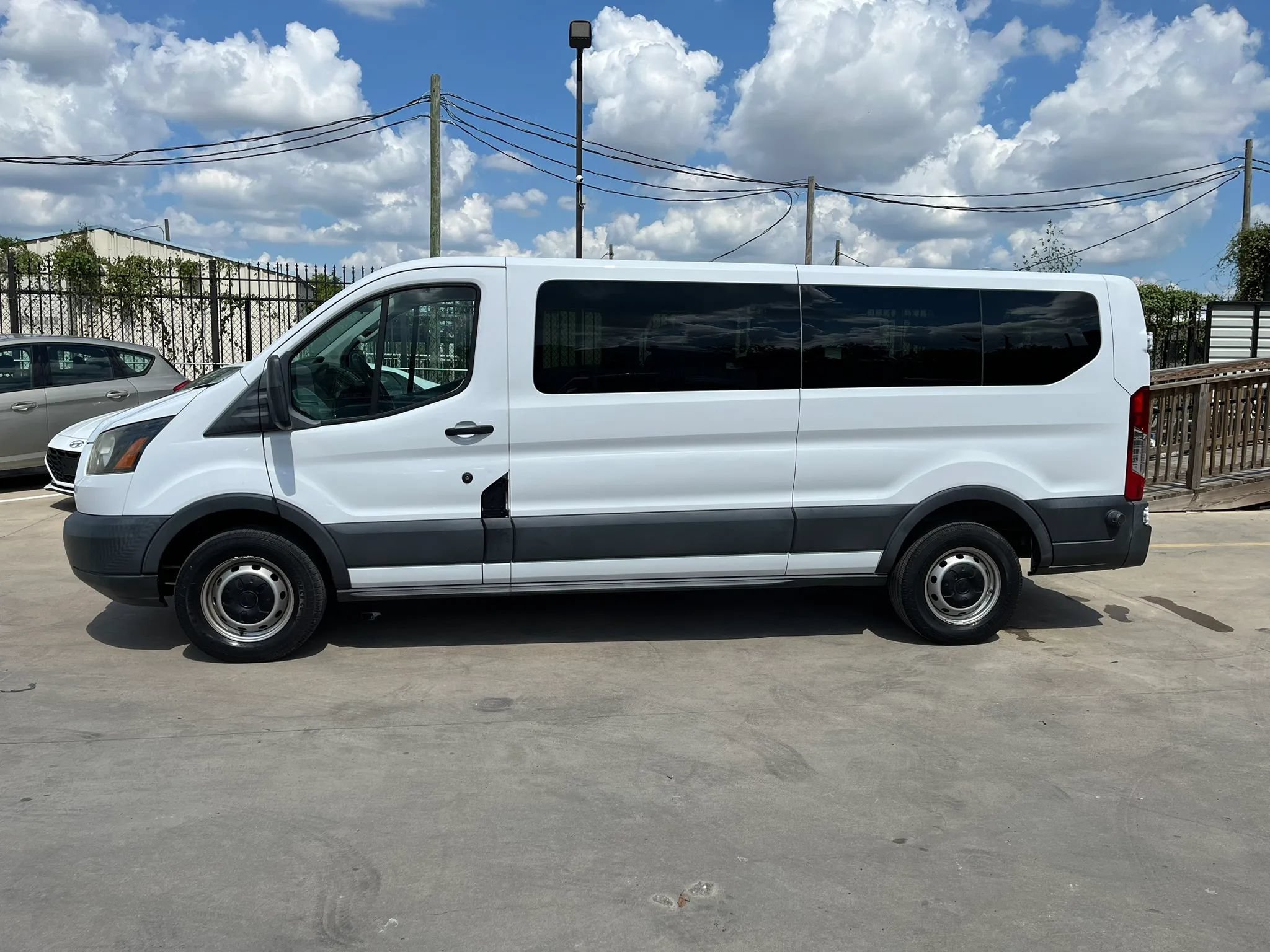 Used 2018 Ford Transit 350 XL RWD image 3