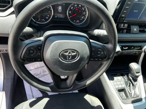 Used 2022 Toyota RAV4 LE AWD/4WD image 26
