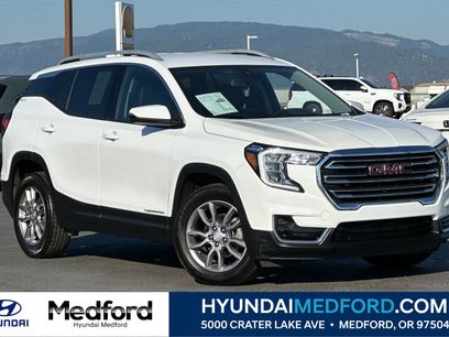 Used 2024 GMC Terrain SLT