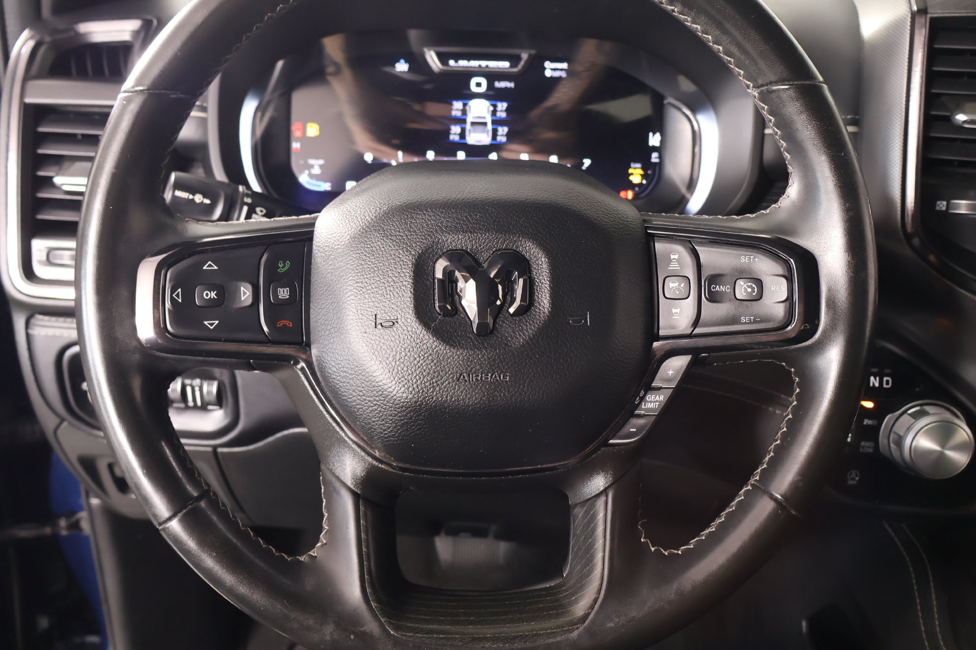 Used 2023 RAM 1500 Limited AWD/4WD image 3