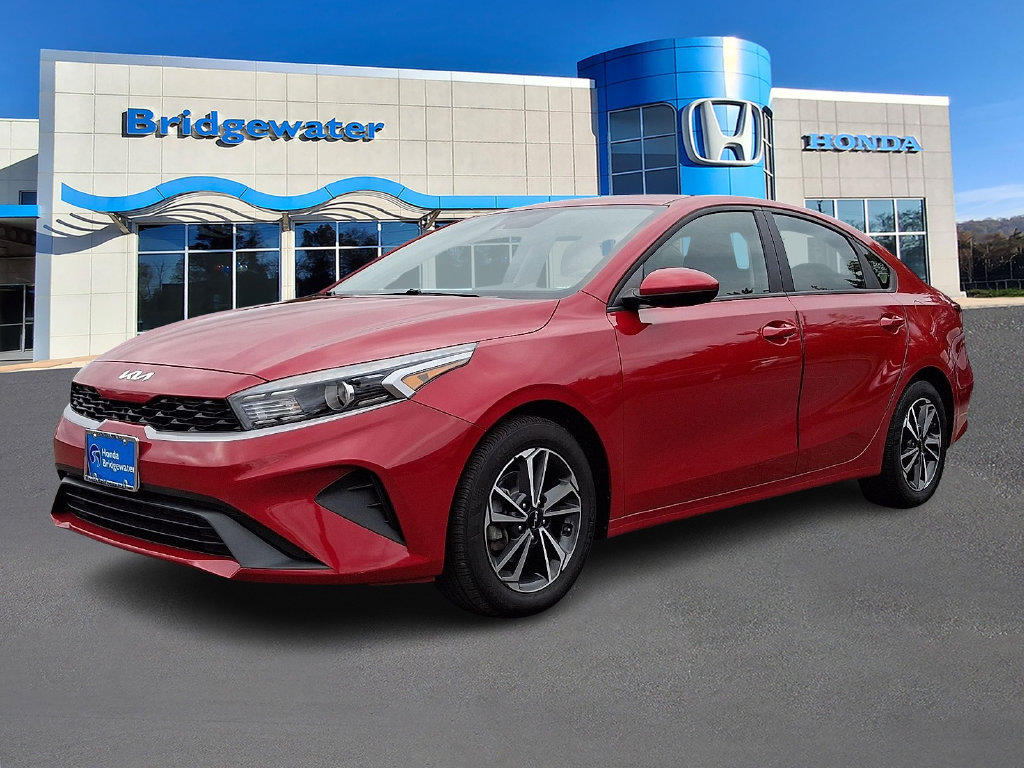 Used 2024 Kia Forte LXS FWD image 3