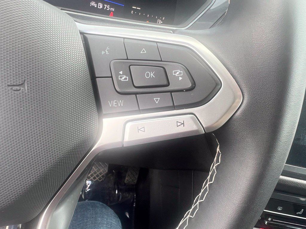 Used 2022 Volkswagen Tiguan SE AWD/4WD image 31