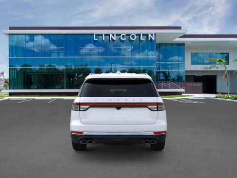 New 2026 Lincoln Aviator 2WD image 5