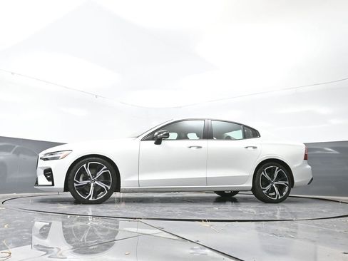 Used 2024 Volvo S60 B5 Core image 53