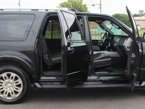 Used 2011 Ford Expedition EL Limited image 12