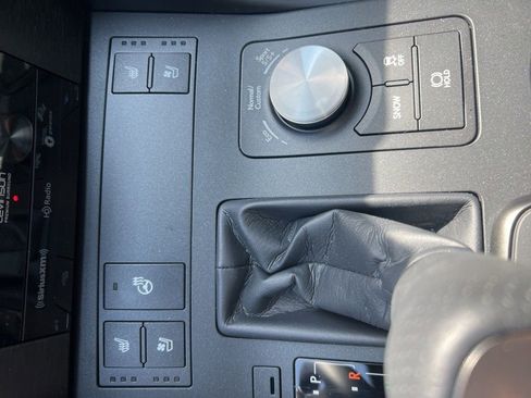 Used 2025 Lexus IS 500 image 31