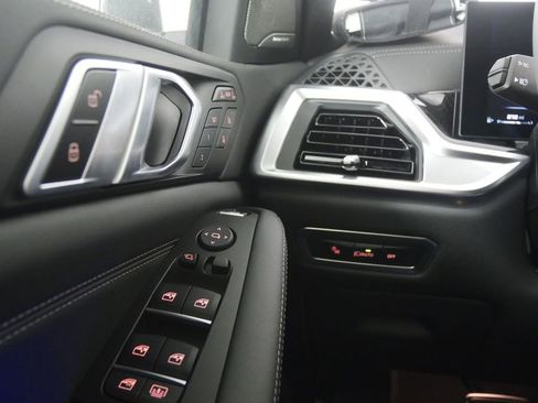 New 2026 BMW X7 M60i image 22