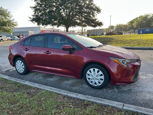 Used 2022 Toyota Corolla LE image 7