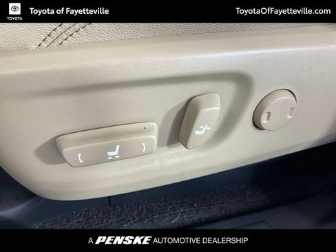 Used 2021 Toyota 4Runner SR5 Premium w/ Moonroof Package AWD/4WD image 31