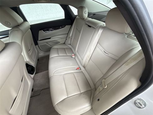 Certified 2017 Cadillac XTS Luxury image 24