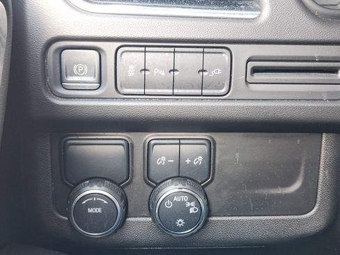 Used 2021 Chevrolet Tahoe LT image 25