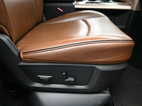 Used 2015 RAM 1500 Laramie Longhorn image 16