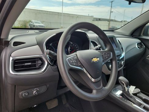 Used 2022 Chevrolet Equinox LS w/ LS Convenience Package image 18