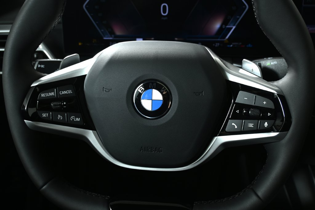 Used 2026 BMW 330i xDrive Sedan w/ Premium Package AWD/4WD image 19