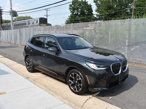 Used 2025 BMW X3 xDrive30i AWD/4WD image 4