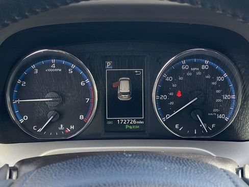 Used 2016 Toyota RAV4 Limited image 23