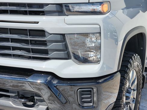 Used 2025 Chevrolet Silverado 2500 Custom w/ Custom Convenience Package AWD/4WD image 12