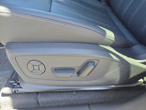 New 2025 Audi Q6 e-tron Premium Plus image 22