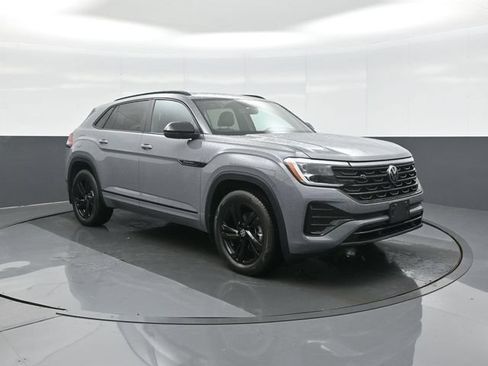 Used 2026 Volkswagen Atlas Cross Sport SEL R-Line AWD/4WD image 1