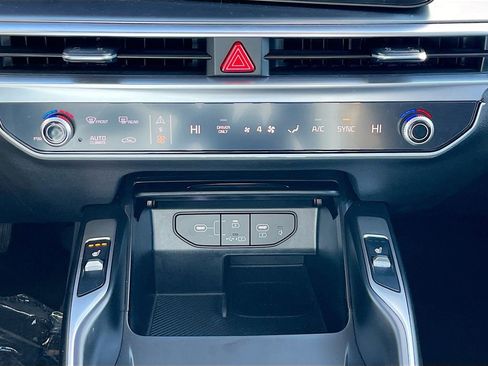 Certified 2025 Kia Sorento EX image 15