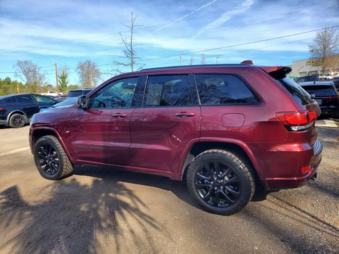 Used 2019 Jeep Grand Cherokee Altitude image 6
