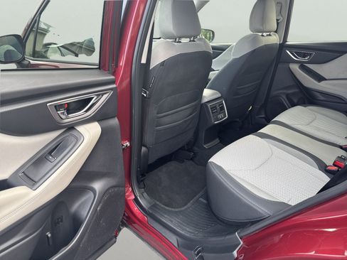 Used 2024 Subaru Forester Premium AWD/4WD image 19