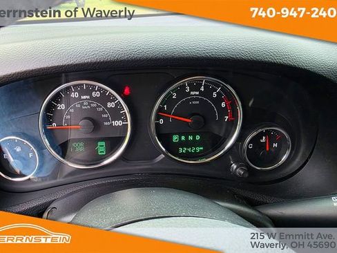 Used 2018 Jeep Wrangler Unlimited Sahara w/ Max Tow Package AWD/4WD image 16