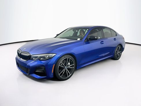 Used 2022 BMW 330i Sedan w/ M Sport Package RWD image 3
