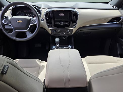 Used 2023 Chevrolet Traverse LS FWD image 12