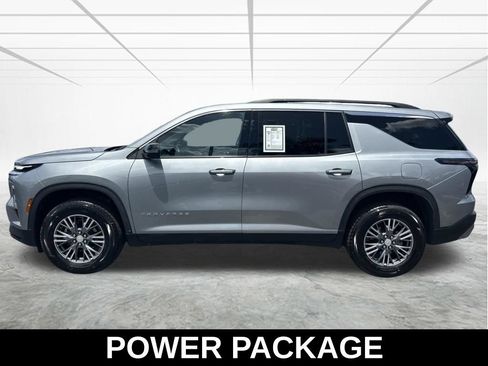 Used 2024 Chevrolet Traverse LT AWD/4WD image 8
