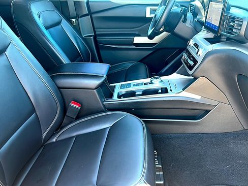 Used 2023 Ford Explorer XLT w/ Equipment Group 202A image 24